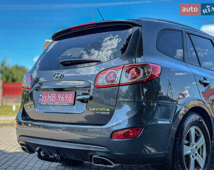 Серый Хендай Санта Фе, объемом двигателя 2.2 л и пробегом 229 тыс. км за 11900 $, фото 30 на Automoto.ua