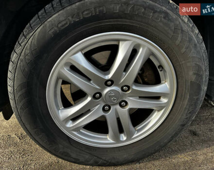 Серый Хендай Санта Фе, объемом двигателя 2.2 л и пробегом 235 тыс. км за 12900 $, фото 28 на Automoto.ua