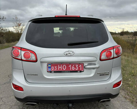 Серый Хендай Санта Фе, объемом двигателя 2.2 л и пробегом 262 тыс. км за 12500 $, фото 9 на Automoto.ua