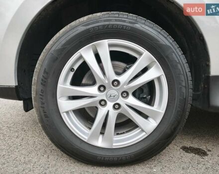 Серый Хендай Санта Фе, объемом двигателя 2.2 л и пробегом 258 тыс. км за 11450 $, фото 3 на Automoto.ua