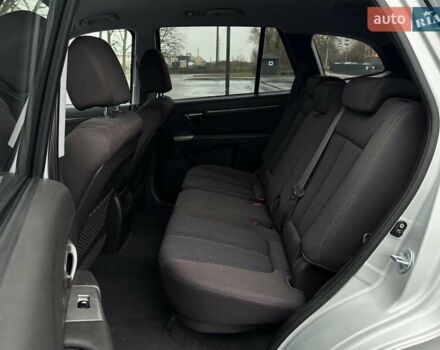 Серый Хендай Санта Фе, объемом двигателя 2.2 л и пробегом 260 тыс. км за 11800 $, фото 8 на Automoto.ua