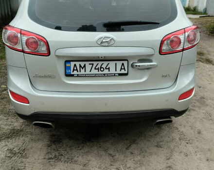 Серый Хендай Санта Фе, объемом двигателя 2 л и пробегом 271 тыс. км за 10950 $, фото 2 на Automoto.ua