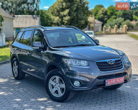 Серый Хендай Санта Фе, объемом двигателя 2.2 л и пробегом 229 тыс. км за 11900 $, фото 1 на Automoto.ua