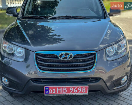 Серый Хендай Санта Фе, объемом двигателя 2.2 л и пробегом 229 тыс. км за 11900 $, фото 19 на Automoto.ua