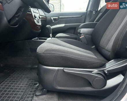 Сірий Хендай Санта Фе, об'ємом двигуна 2.2 л та пробігом 269 тис. км за 9990 $, фото 43 на Automoto.ua