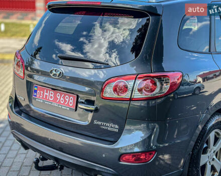 Серый Хендай Санта Фе, объемом двигателя 2.2 л и пробегом 229 тыс. км за 11900 $, фото 31 на Automoto.ua