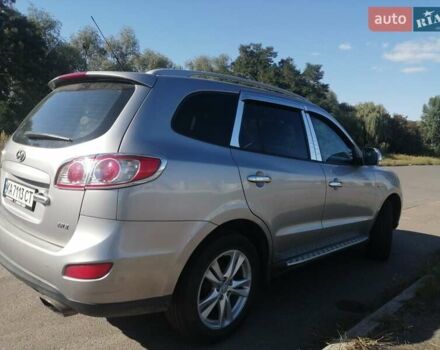 Серый Хендай Санта Фе, объемом двигателя 2 л и пробегом 370 тыс. км за 12200 $, фото 1 на Automoto.ua