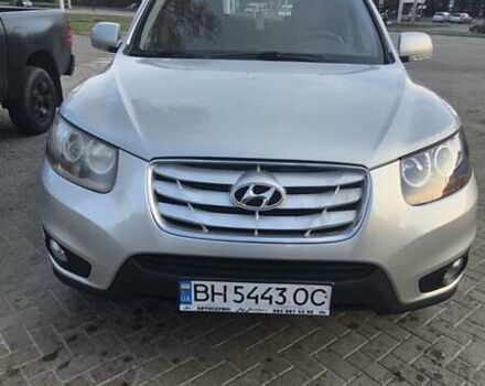 Серый Хендай Санта Фе, объемом двигателя 2 л и пробегом 250 тыс. км за 10800 $, фото 2 на Automoto.ua