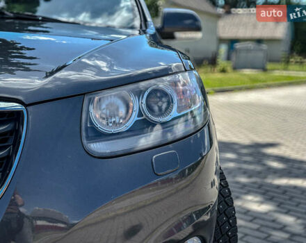 Серый Хендай Санта Фе, объемом двигателя 2.2 л и пробегом 229 тыс. км за 11900 $, фото 40 на Automoto.ua