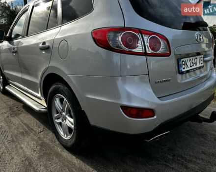 Серый Хендай Санта Фе, объемом двигателя 2.2 л и пробегом 235 тыс. км за 12900 $, фото 40 на Automoto.ua