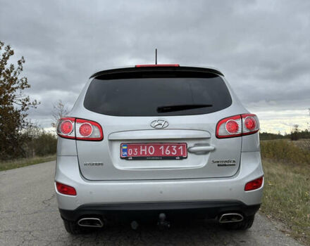 Серый Хендай Санта Фе, объемом двигателя 2.2 л и пробегом 262 тыс. км за 12500 $, фото 10 на Automoto.ua