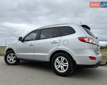 Серый Хендай Санта Фе, объемом двигателя 2.2 л и пробегом 262 тыс. км за 12500 $, фото 27 на Automoto.ua