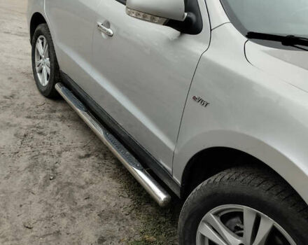 Серый Хендай Санта Фе, объемом двигателя 2 л и пробегом 271 тыс. км за 10950 $, фото 4 на Automoto.ua