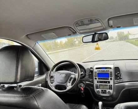 Серый Хендай Санта Фе, объемом двигателя 2.2 л и пробегом 161 тыс. км за 12400 $, фото 9 на Automoto.ua