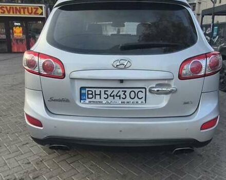 Серый Хендай Санта Фе, объемом двигателя 2 л и пробегом 250 тыс. км за 10800 $, фото 9 на Automoto.ua