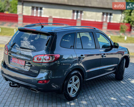 Серый Хендай Санта Фе, объемом двигателя 2.2 л и пробегом 229 тыс. км за 11900 $, фото 14 на Automoto.ua
