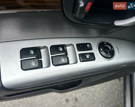 Сірий Хендай Санта Фе, об'ємом двигуна 2.2 л та пробігом 269 тис. км за 9990 $, фото 45 на Automoto.ua