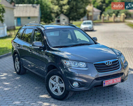 Серый Хендай Санта Фе, объемом двигателя 2.2 л и пробегом 229 тыс. км за 11900 $, фото 2 на Automoto.ua