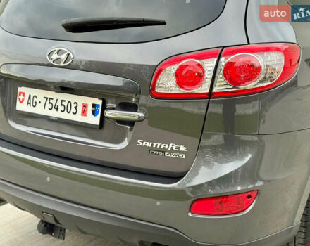 Серый Хендай Санта Фе, объемом двигателя 2.2 л и пробегом 193 тыс. км за 14900 $, фото 6 на Automoto.ua
