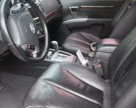 Серый Хендай Санта Фе, объемом двигателя 2 л и пробегом 271 тыс. км за 10950 $, фото 14 на Automoto.ua