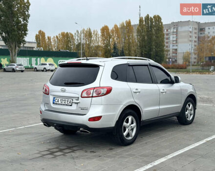 Серый Хендай Санта Фе, объемом двигателя 2.2 л и пробегом 266 тыс. км за 11700 $, фото 3 на Automoto.ua