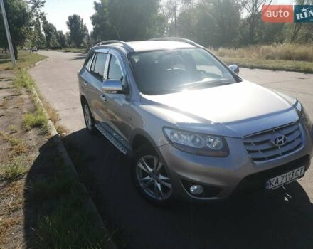 Серый Хендай Санта Фе, объемом двигателя 2 л и пробегом 370 тыс. км за 12200 $, фото 6 на Automoto.ua