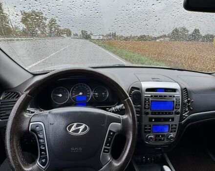 Серый Хендай Санта Фе, объемом двигателя 2.2 л и пробегом 161 тыс. км за 12400 $, фото 10 на Automoto.ua