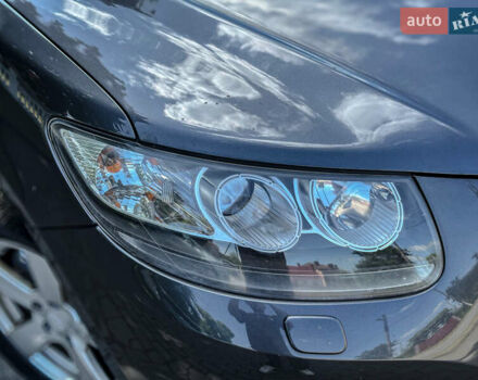 Серый Хендай Санта Фе, объемом двигателя 2.2 л и пробегом 229 тыс. км за 11900 $, фото 33 на Automoto.ua