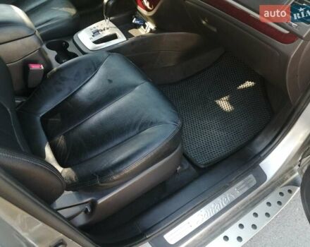 Серый Хендай Санта Фе, объемом двигателя 2 л и пробегом 370 тыс. км за 12200 $, фото 10 на Automoto.ua