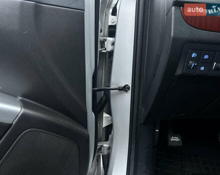 Сірий Хендай Санта Фе, об'ємом двигуна 2.2 л та пробігом 269 тис. км за 9990 $, фото 57 на Automoto.ua