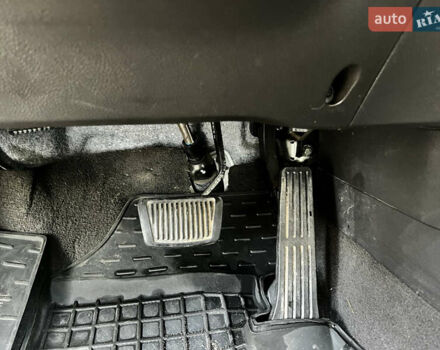 Серый Хендай Санта Фе, объемом двигателя 2.2 л и пробегом 235 тыс. км за 12900 $, фото 27 на Automoto.ua