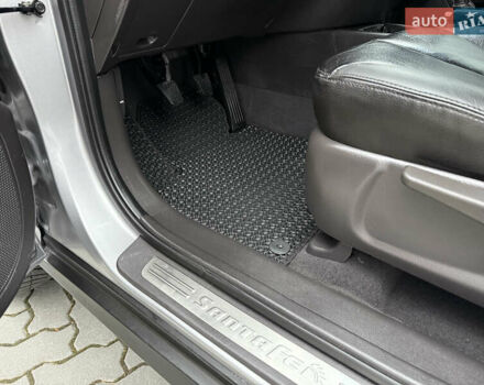 Серый Хендай Санта Фе, объемом двигателя 2 л и пробегом 236 тыс. км за 12600 $, фото 12 на Automoto.ua