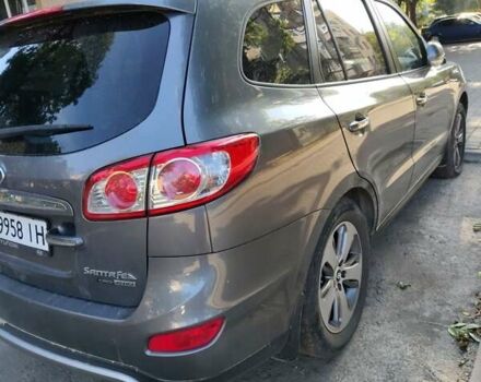 Сірий Хендай Санта Фе, об'ємом двигуна 2.2 л та пробігом 190 тис. км за 14700 $, фото 2 на Automoto.ua