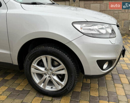 Серый Хендай Санта Фе, объемом двигателя 2.2 л и пробегом 148 тыс. км за 12950 $, фото 47 на Automoto.ua