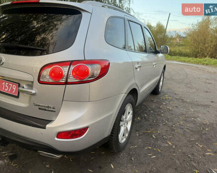 Серый Хендай Санта Фе, объемом двигателя 2.2 л и пробегом 226 тыс. км за 12999 $, фото 8 на Automoto.ua