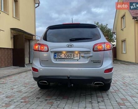 Сірий Хендай Санта Фе, об'ємом двигуна 2.2 л та пробігом 325 тис. км за 13800 $, фото 3 на Automoto.ua