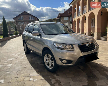 Серый Хендай Санта Фе, объемом двигателя 2.2 л и пробегом 245 тыс. км за 12900 $, фото 2 на Automoto.ua