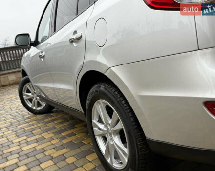 Серый Хендай Санта Фе, объемом двигателя 2.2 л и пробегом 148 тыс. км за 12950 $, фото 18 на Automoto.ua