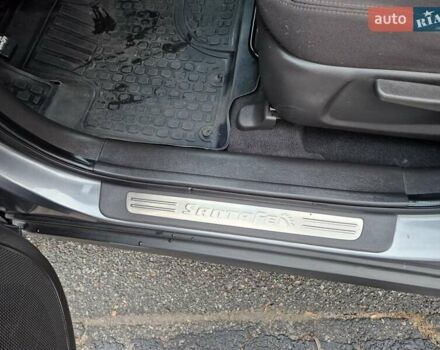 Серый Хендай Санта Фе, объемом двигателя 2.2 л и пробегом 165 тыс. км за 12500 $, фото 48 на Automoto.ua