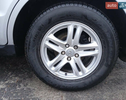 Сірий Хендай Санта Фе, об'ємом двигуна 2.2 л та пробігом 229 тис. км за 14000 $, фото 12 на Automoto.ua