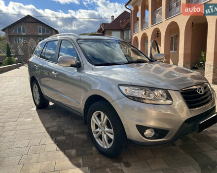 Серый Хендай Санта Фе, объемом двигателя 2.2 л и пробегом 245 тыс. км за 12900 $, фото 5 на Automoto.ua