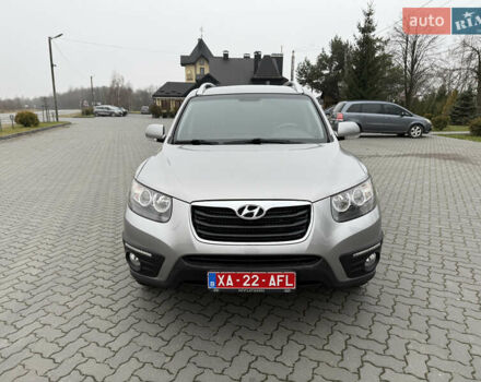 Серый Хендай Санта Фе, объемом двигателя 2 л и пробегом 236 тыс. км за 12600 $, фото 1 на Automoto.ua
