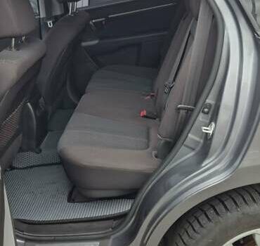 Серый Хендай Санта Фе, объемом двигателя 2.2 л и пробегом 308 тыс. км за 12200 $, фото 10 на Automoto.ua