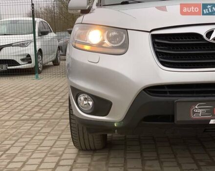 Серый Хендай Санта Фе, объемом двигателя 2.2 л и пробегом 193 тыс. км за 14255 $, фото 5 на Automoto.ua