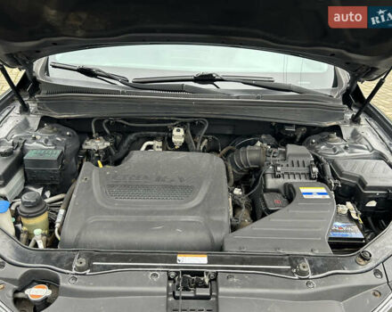 Серый Хендай Санта Фе, объемом двигателя 2.2 л и пробегом 197 тыс. км за 12900 $, фото 18 на Automoto.ua