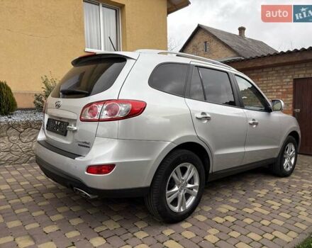 Серый Хендай Санта Фе, объемом двигателя 2.2 л и пробегом 200 тыс. км за 13200 $, фото 14 на Automoto.ua