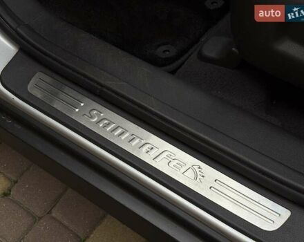 Серый Хендай Санта Фе, объемом двигателя 2.2 л и пробегом 200 тыс. км за 13200 $, фото 18 на Automoto.ua