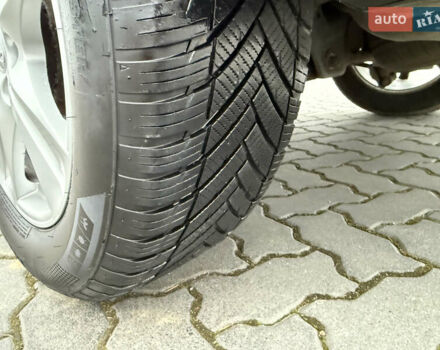 Серый Хендай Санта Фе, объемом двигателя 2 л и пробегом 236 тыс. км за 12600 $, фото 40 на Automoto.ua