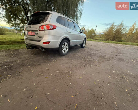 Серый Хендай Санта Фе, объемом двигателя 2.2 л и пробегом 226 тыс. км за 12999 $, фото 11 на Automoto.ua