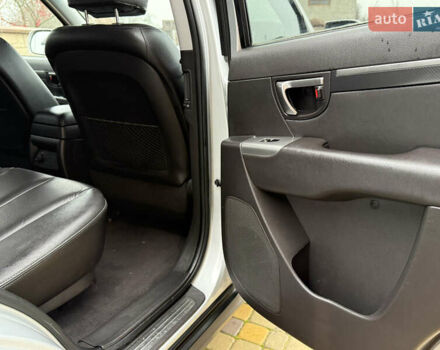 Серый Хендай Санта Фе, объемом двигателя 2.2 л и пробегом 148 тыс. км за 12950 $, фото 24 на Automoto.ua